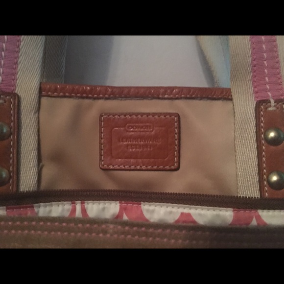 LARGE COACH CREAM & PINK BAG w COACH KEYTAG - Picture 7 of 8